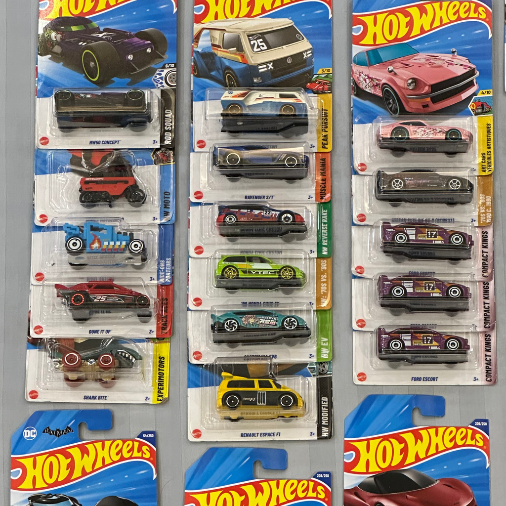Hot Wheels Mainline Blind Box – Mystery Diecast Car 1:64 (Suprise pack)