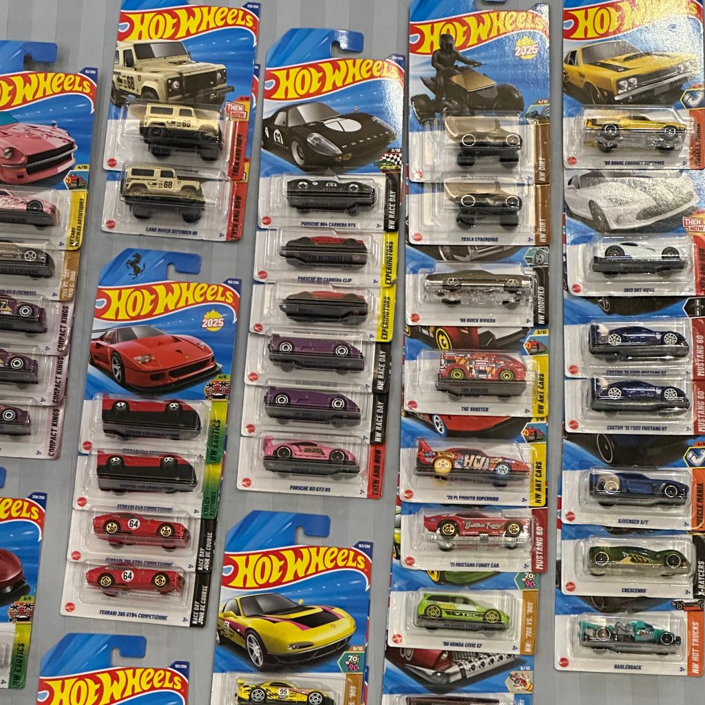 Hot Wheels Mainline Blind Box – Mystery Diecast Car 1:64 (Suprise pack)