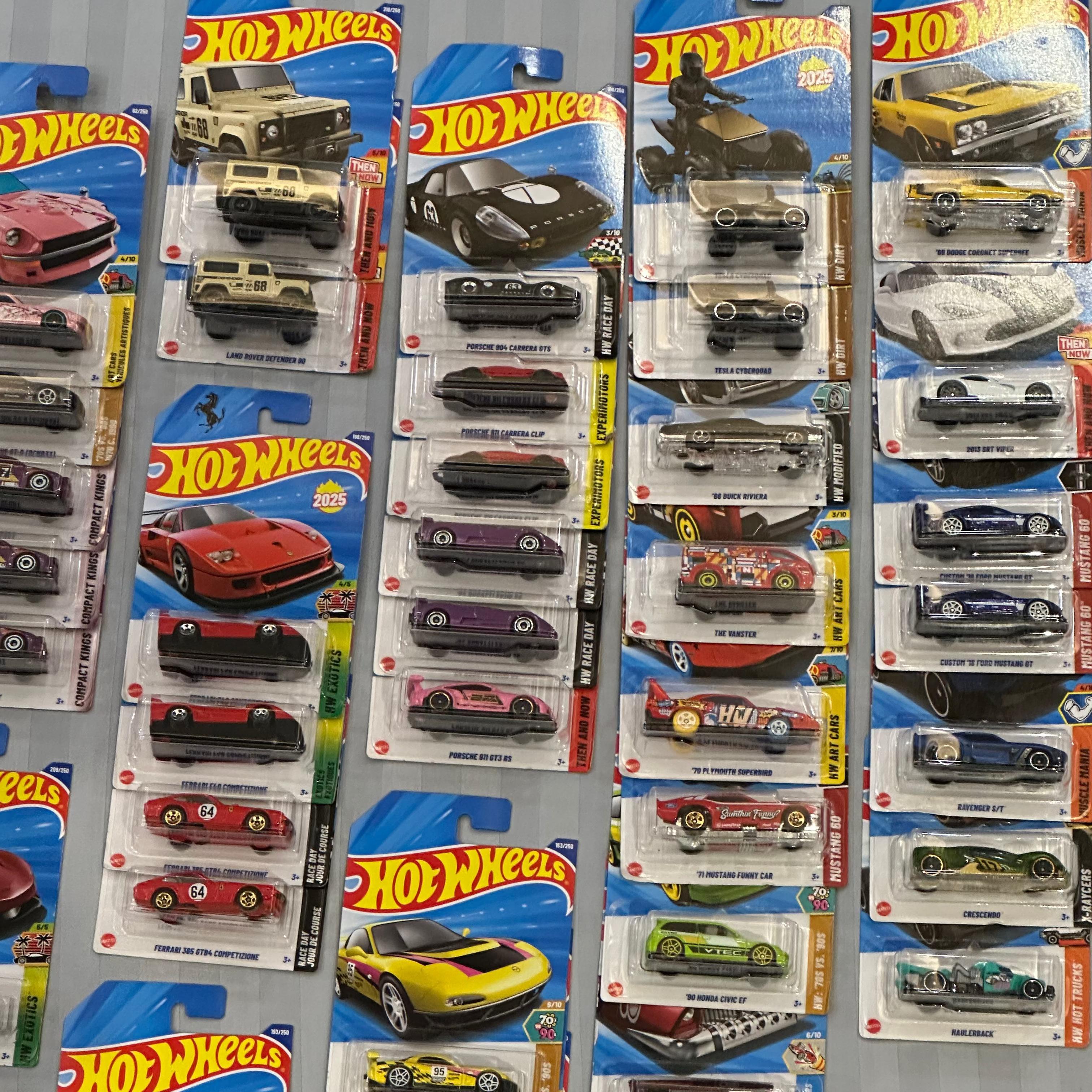 Hot Wheels Mainline Blind Box – Mystery Diecast Car 1:64 (Suprise pack)