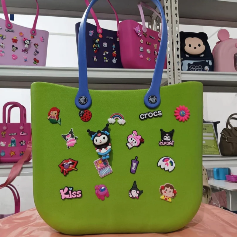 Crocs - big beach bag with jibbitz