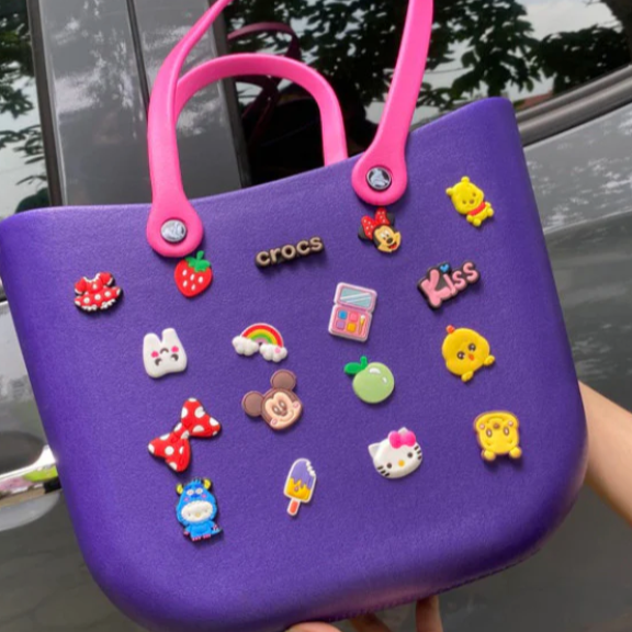 Crocs - big beach bag with jibbitz